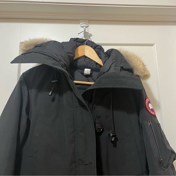 CANADA GOOSE - Buttoned/ Zippered Winter Coat - Mint Condition - Women’s M - Picture 8 of 14